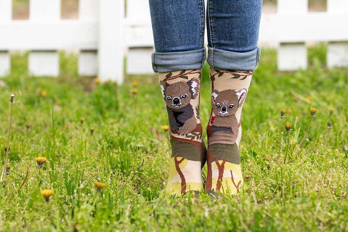 Mākslinieciskās zeķes Iemīlējušās Koalas - Haki krāsā - Image 3