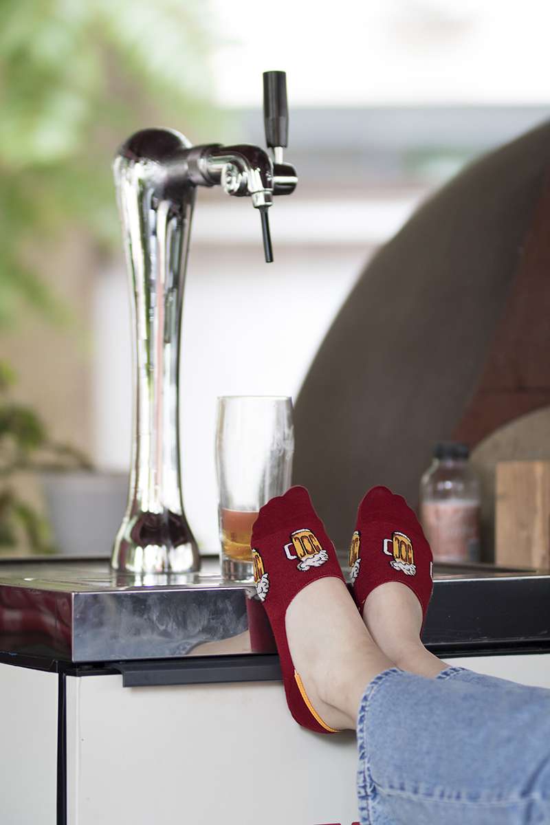 Neredzamas kokvilnas zeķes ar alus kausiņiem - Image 3